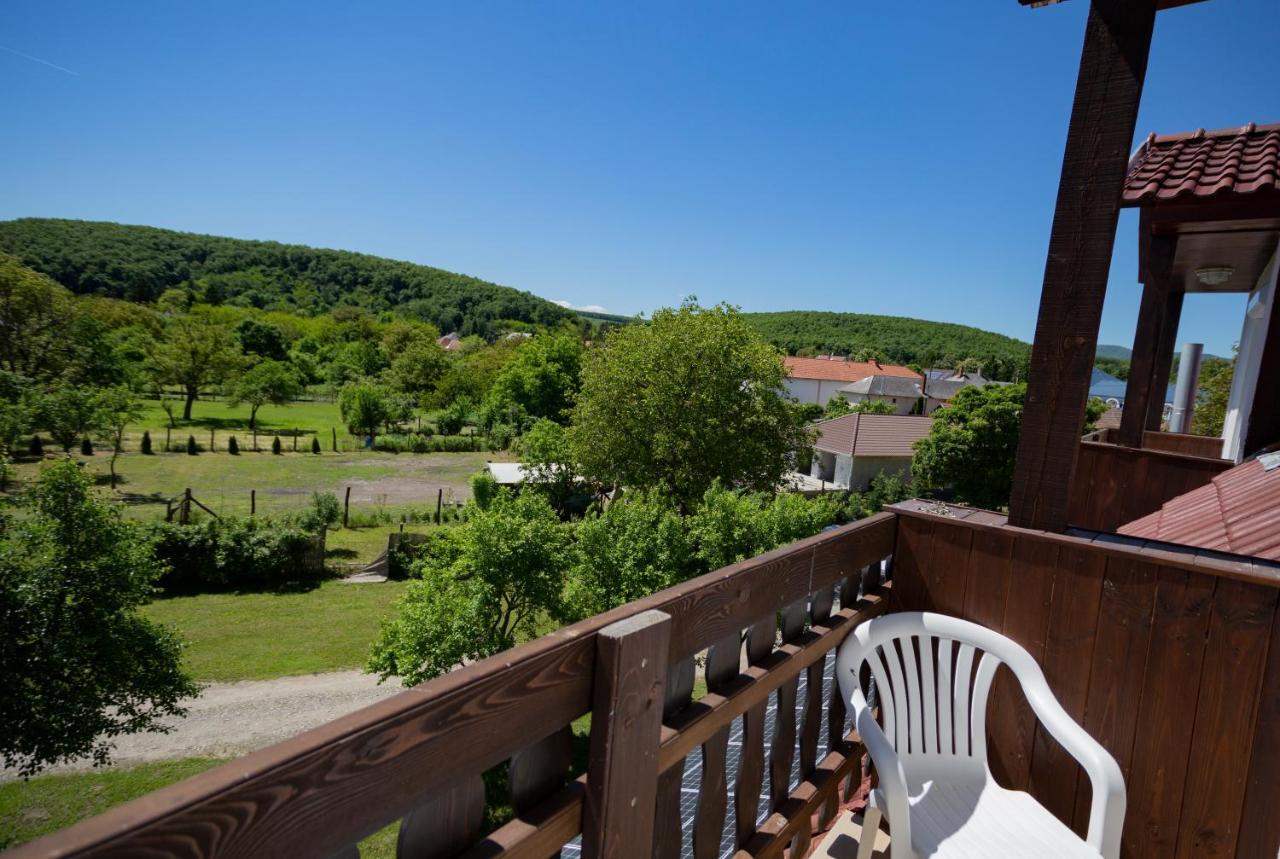 Alabastrom Panzio Es Etterem Bed and Breakfast Bogács Eksteriør billede