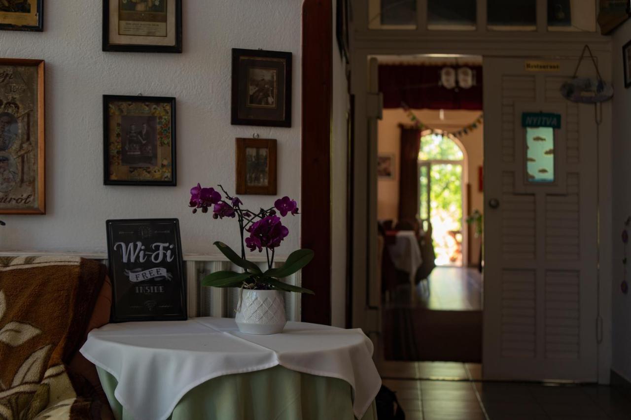 Alabastrom Panzio Es Etterem Bed and Breakfast Bogács Eksteriør billede