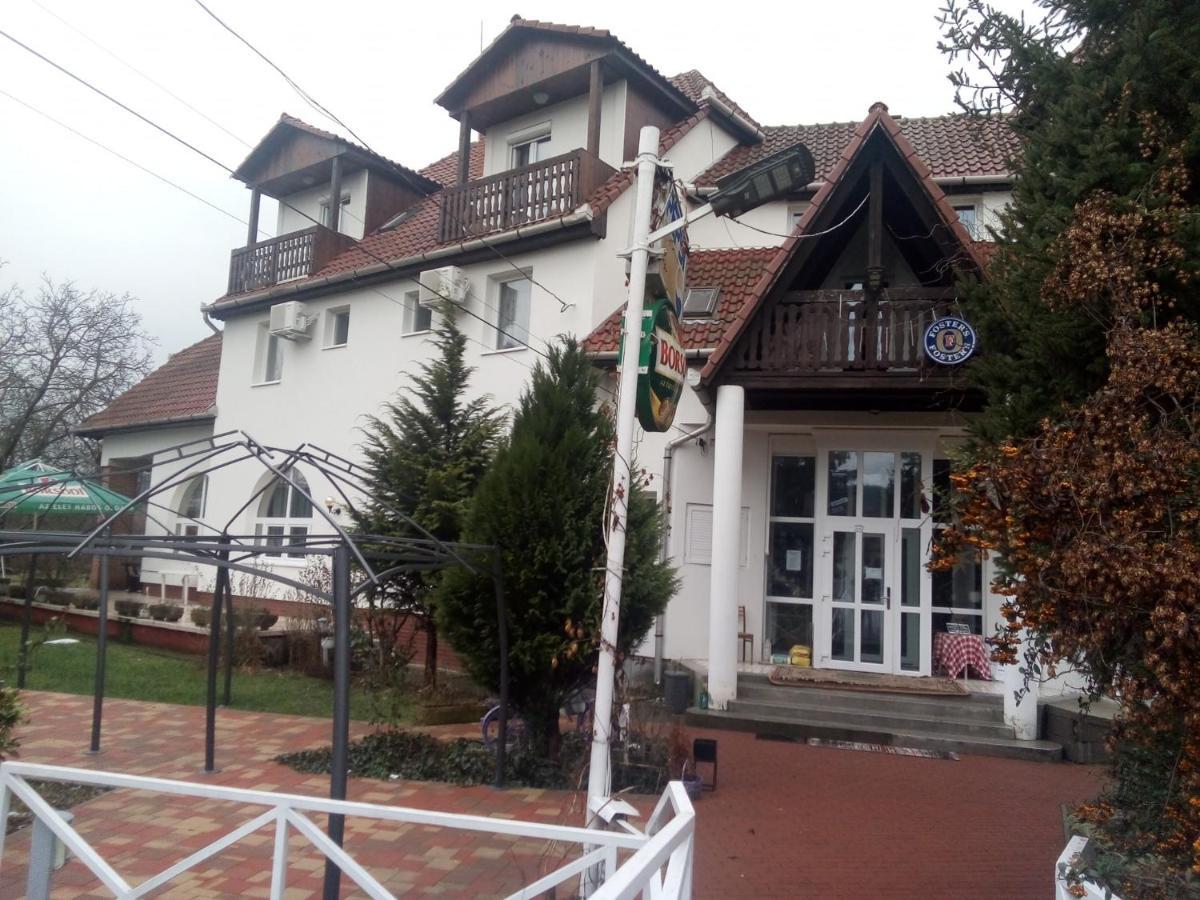 Alabastrom Panzio Es Etterem Bed and Breakfast Bogács Eksteriør billede