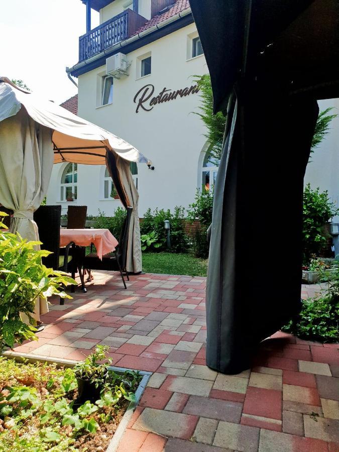 Alabastrom Panzio Es Etterem Bed and Breakfast Bogács Eksteriør billede