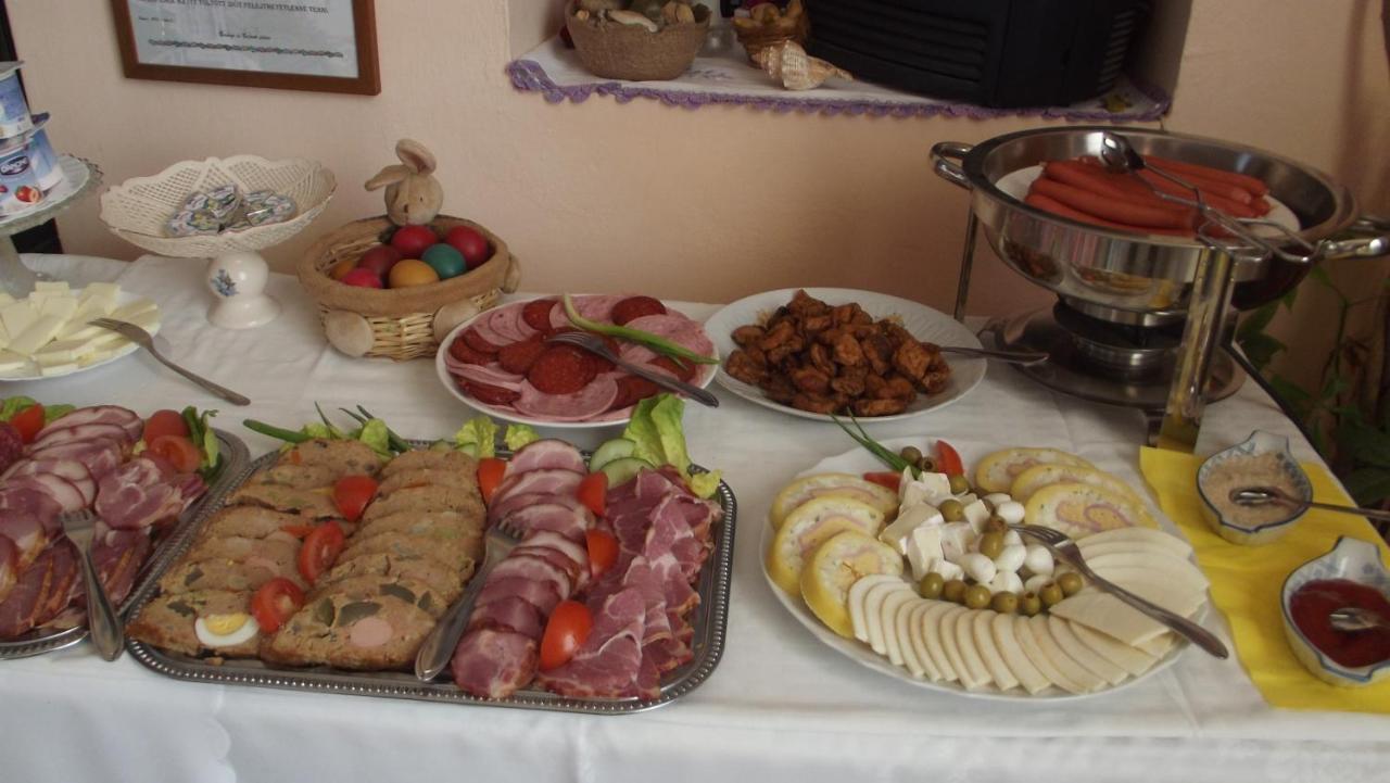Alabastrom Panzio Es Etterem Bed and Breakfast Bogács Eksteriør billede