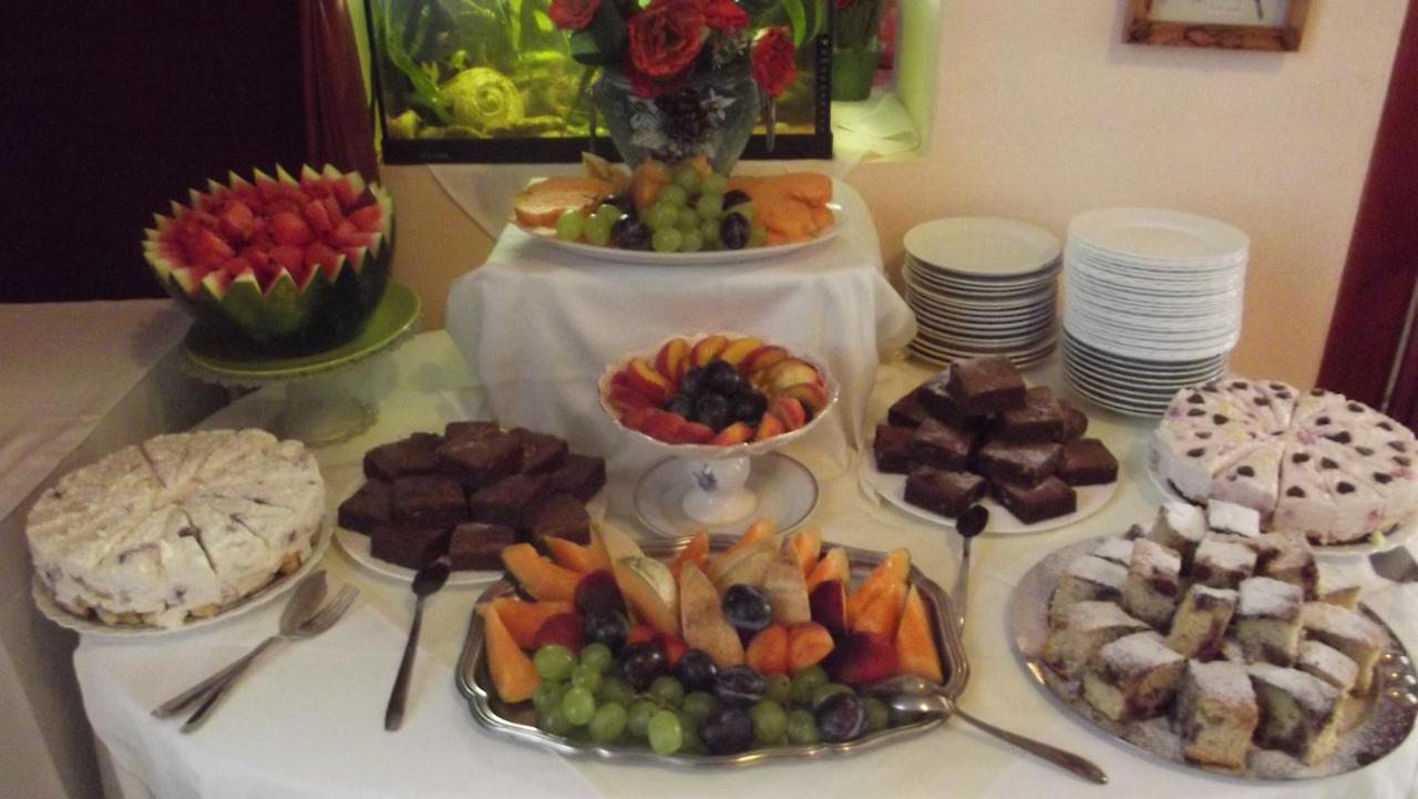 Alabastrom Panzio Es Etterem Bed and Breakfast Bogács Eksteriør billede